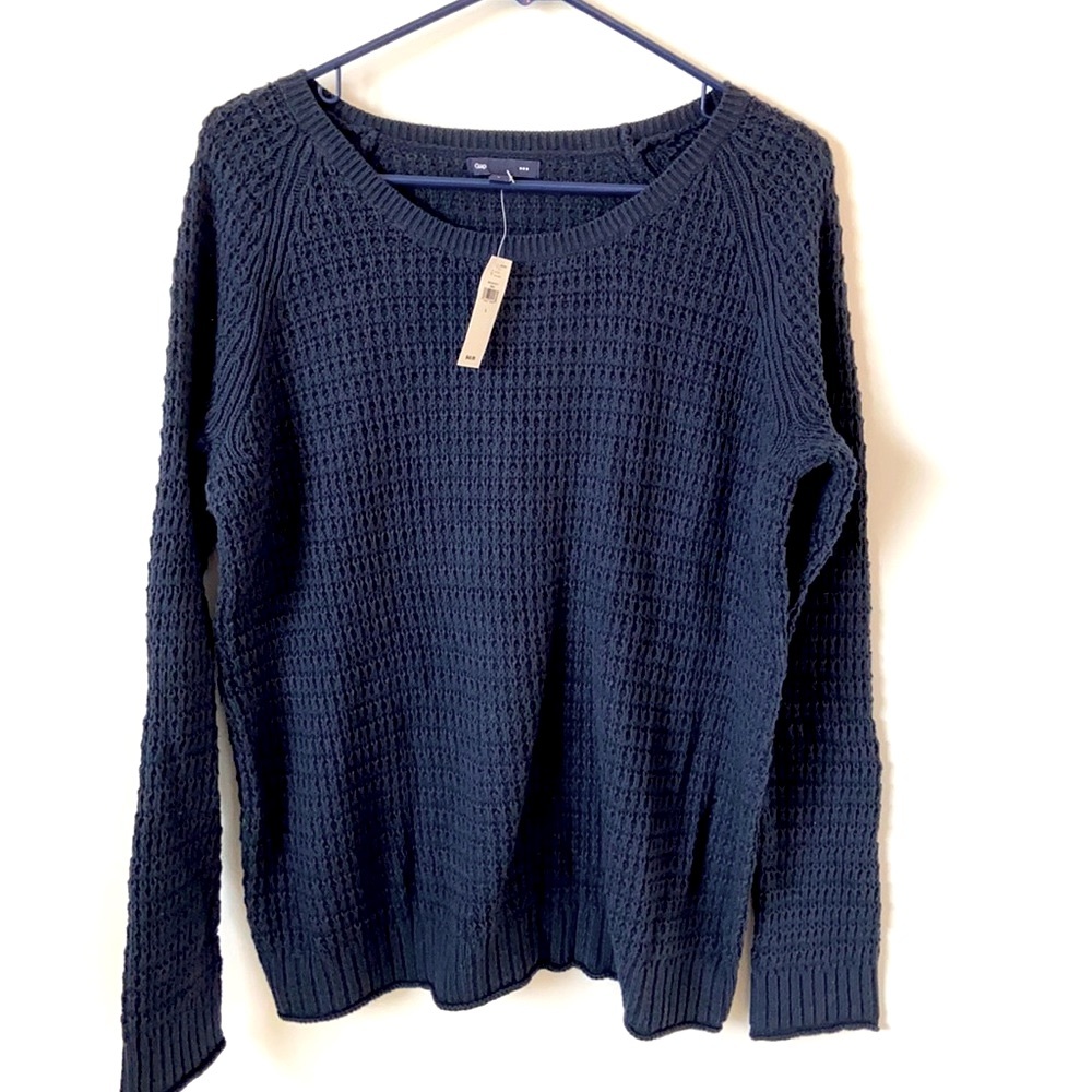 GAP crew neck sweater. Large.